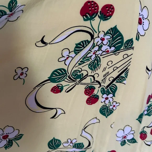 Trashy Diva Berry Chantilly 40s Dress - Picture 6 of 6